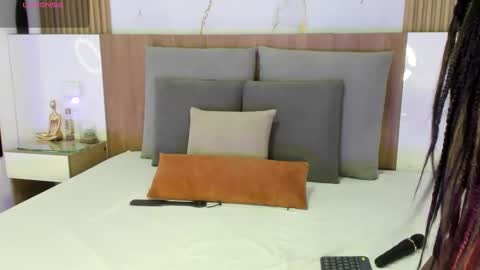 Snapshot of zhara_lenoire chatting on January 12, 2026, 3:28 pm Zhara online show from January 12, 2026, 3:28 pm