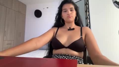zhendaya23 online show from October 15, 2025, 10:32 pm