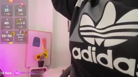 zhia  zeus online show from November 6, 2025, 2:07 pm