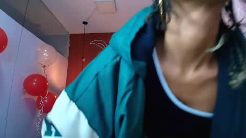 Zia Green online show from February 12, 2025, 3:05 pm