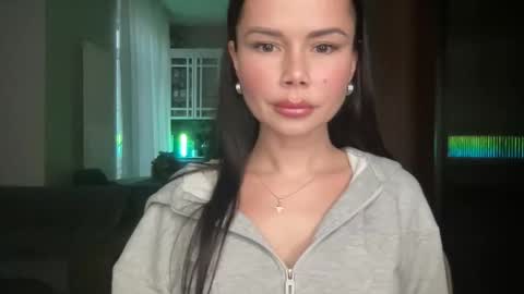 Nensi online show from December 2, 2025, 12:10 pm