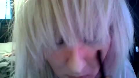 Snapshot of zielloos chatting on December 29, 2024, 7:53 pm Zielloos online show from December 29, 2024, 7:53 pm