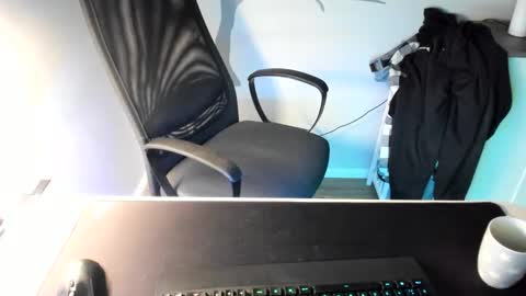 ziemlichflutschig online show from February 16, 2025, 6:10 am