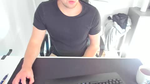 ziemlichflutschig online show from March 3, 2025, 2:59 pm