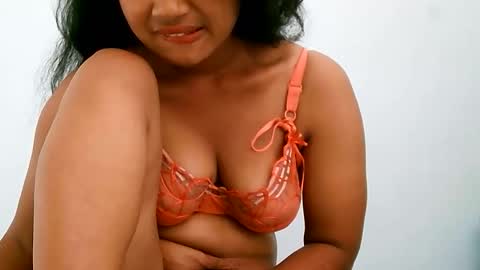 Snapshot of zina479102 chatting on May 21, 2026, 5:14 am elly online show from May 21, 2026, 5:14 am