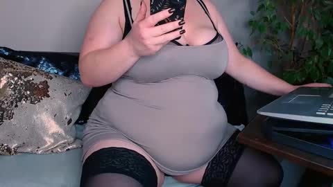 Snapshot of zinacorleone chatting on December 12, 2024, 1:49 pm zinacorleone online show from December 12, 2024, 1:49 pm