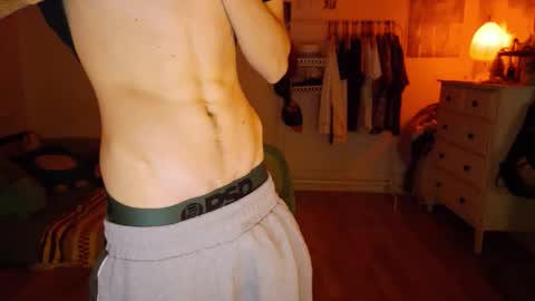 Snapshot of zipdown_ chatting on March 8, 2026, 5:44 am zipdown online show from March 8, 2026, 5:44 am