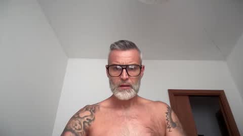 zkopa69 online show from October 22, 2025, 3:12 pm