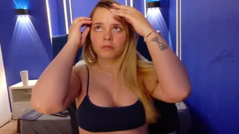 Snapshot of zmyra chatting on February 22, 2026, 11:42 am Zmyra online show from February 22, 2026, 11:42 am