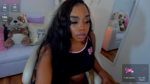 Snapshot of zobe_love chatting on February 4, 2025, 10:02 pm Zobe Love online show from February 4, 2025, 10:02 pm