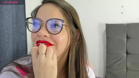 Snapshot of zoe69__ chatting on January 28, 2025, 2:11 am ZOE online show from January 28, 2025, 2:11 am