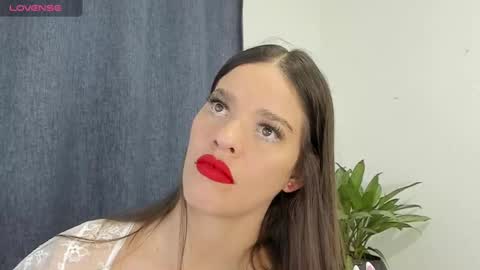 Snapshot of zoe69__ chatting on January 30, 2025, 3:44 am ZOE online show from January 30, 2025, 3:44 am