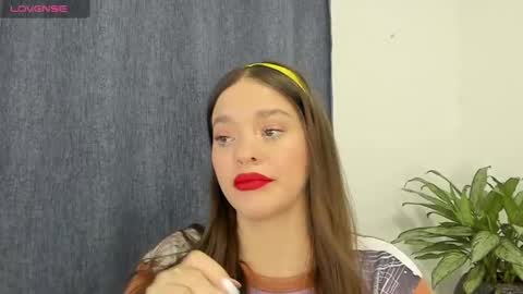 Snapshot of zoe69__ chatting on February 6, 2025, 4:42 am ZOE online show from February 6, 2025, 4:42 am