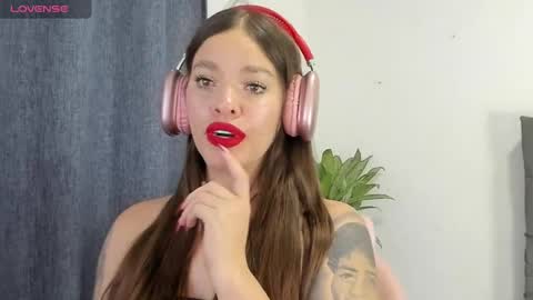 Snapshot of zoe69__ chatting on March 2, 2025, 5:54 am ZOE online show from March 2, 2025, 5:54 am