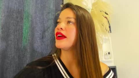 Snapshot of zoe69__ chatting on September 17, 2025, 5:20 am ZOE online show from September 17, 2025, 5:20 am