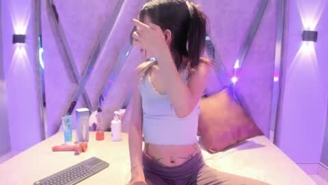 Snapshot of zoe_444_ chatting on July 27, 2026, 9:55 pm Zoe online show from July 27, 2026, 9:55 pm