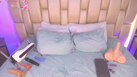 Snapshot of zoe_barlove chatting on June 13, 2026, 6:39 pm Your new obsession online show from June 13, 2026, 6:39 pm