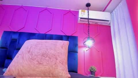 Snapshot of zoe_blosson chatting on June 28, 2026, 6:36 pm zoe_blosson online show from June 28, 2026, 6:36 pm