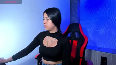 Snapshot of zoe_connor19 chatting on November 20, 2025, 7:46 pm Z O E online show from November 20, 2025, 7:46 pm