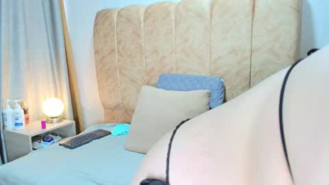 Zoe online show from November 22, 2025, 12:37 pm