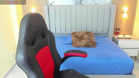 ZOE  online show from November 18, 2025, 12:42 pm