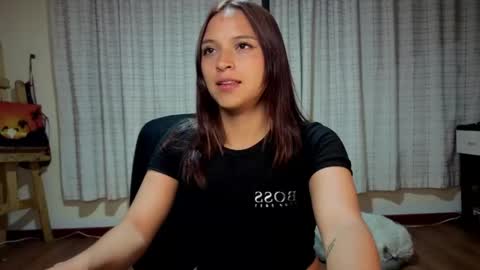 Snapshot of zoe_khall chatting on May 20, 2026, 4:18 am ZOE online show from May 20, 2026, 4:18 am