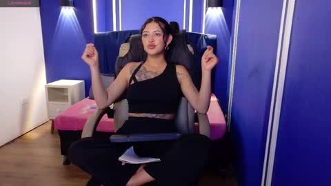 zoe  online show from March 26, 2026, 3:23 am