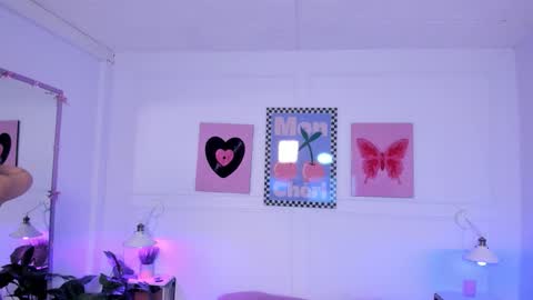 Zoe Lynch online show from December 1, 2025, 11:37 am