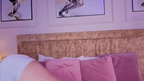zoe_moon__ online show from June 10, 2026, 11:09 am