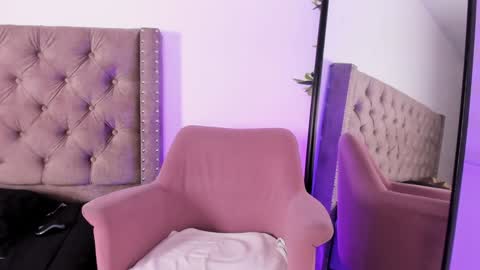 Zoe Olsen online show from January 11, 2025, 3:09 pm