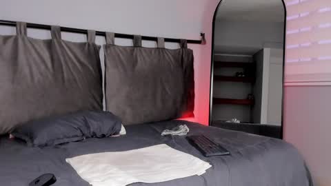 Zoe Olsen online show from January 17, 2025, 3:11 pm