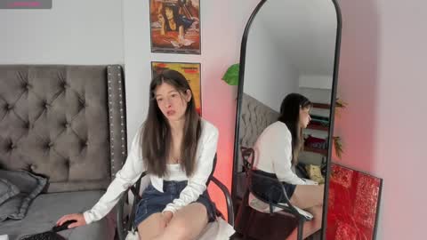 Zoe Olsen online show from February 1, 2025, 1:20 pm