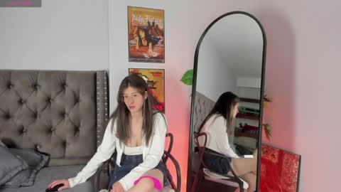 Zoe Olsen online show from February 1, 2025, 4:22 pm