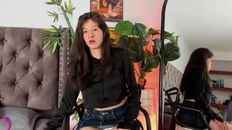 Zoe Olsen online show from February 7, 2025, 1:32 pm