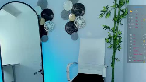 Zoe Olsen online show from October 8, 2025, 8:50 pm