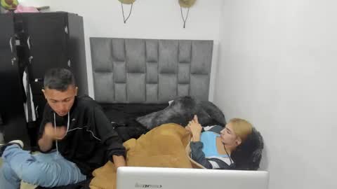 She Zoe He Painn online show from November 21, 2025, 7:23 pm