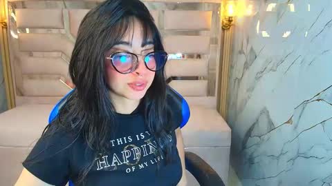 Zoe  online show from November 16, 2025, 3:12 am