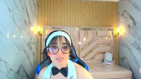 Zoe  online show from November 27, 2025, 3:19 am