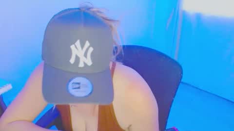 Snapshot of zoe_sexy69 chatting on December 1, 2025, 9:53 pm ZOE online show from December 1, 2025, 9:53 pm