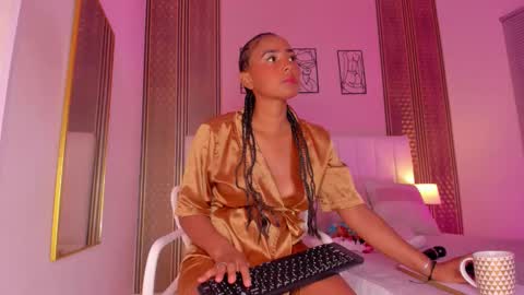 Snapshot of zoe_sky_ chatting on January 14, 2026, 11:27 am Hi guys i am Zoe online show from January 14, 2026, 11:27 am