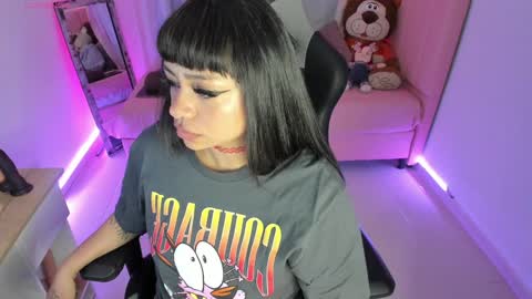 zoe_sullivan_ online show from January 28, 2025, 9:19 am