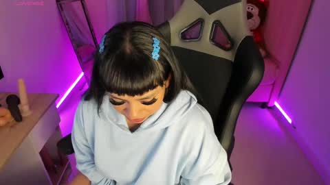 zoe_sullivan_ online show from February 9, 2025, 9:26 am