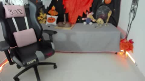 zoe_sullivan_ online show from October 4, 2025, 10:02 am