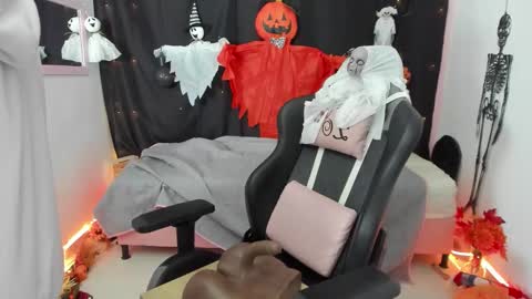 zoe_sullivan_ online show from October 10, 2025, 10:25 am