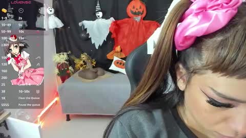 zoe_sullivan_ online show from October 17, 2025, 9:23 am