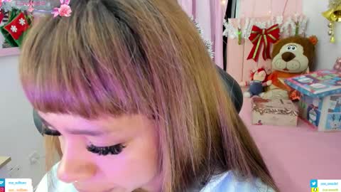 zoe_sullivan_ online show from November 26, 2025, 9:10 am