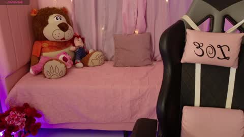 zoe_sullivan_ online show from April 10, 2026, 9:14 am