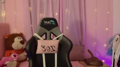 zoe_sullivan_ online show from May 31, 2026, 9:05 am