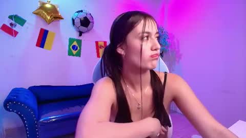 Snapshot of zoe_swan chatting on July 13, 2026, 11:40 pm Zoe online show from July 13, 2026, 11:40 pm