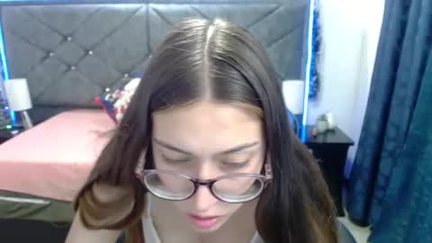 zoe_sweet050 online show from December 22, 2025, 7:44 pm